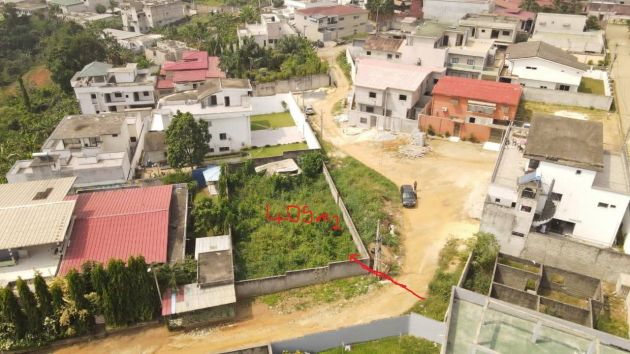 Cocody Angré derrière lchâteau de cité Sir ...