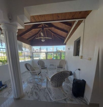 VENDO UNA CASA INDIPENDENTE, SITUATA A BOCA CHICA, A SOLI 5 MINUTI DALLA ...