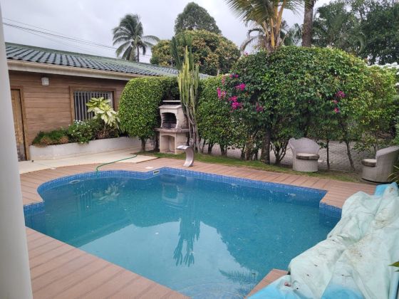 À LOUER VILLA PLAIN PIED AVEC PISCINE 