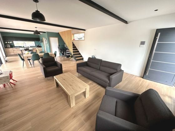 maison f4 de 154m² en location à Vallée des Oliviers