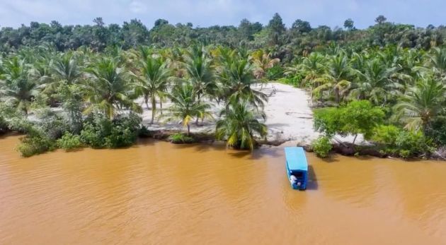 Grande terreno sul lungomare assini mafia buono per un bel duplex con ...