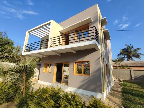 En venta Nueva villa de 4 habitaciones con jardín 143 m², ...