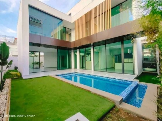 we offer you a super super Villa of very high standing never seen before 