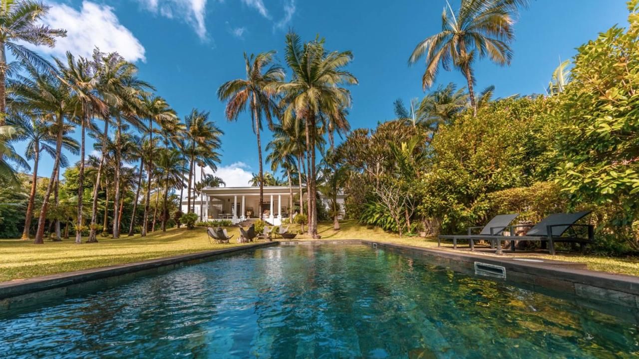 Elegant residence / office  for refined living 