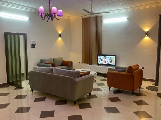 APPARTEMENT DE 03 CHAMBRES SALON SANITAIRES MEUBLÉ A LOUER A ...