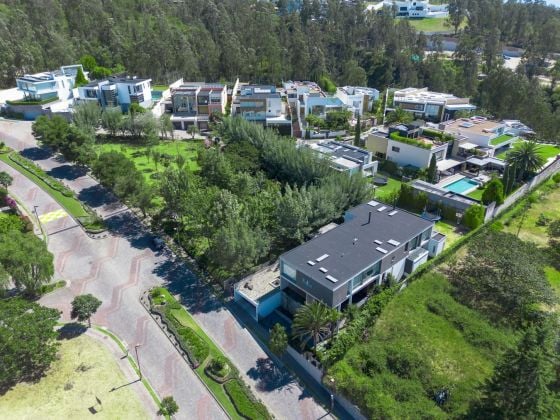 Luxury Home in Miravalle, close to Quito & Cumbaya