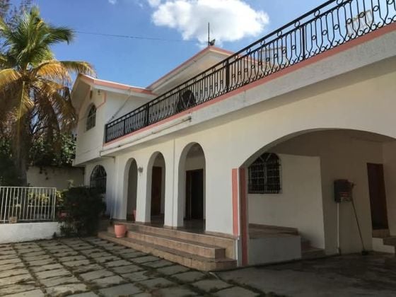 Maison avec piscine à vendre à Vivy Mitchel