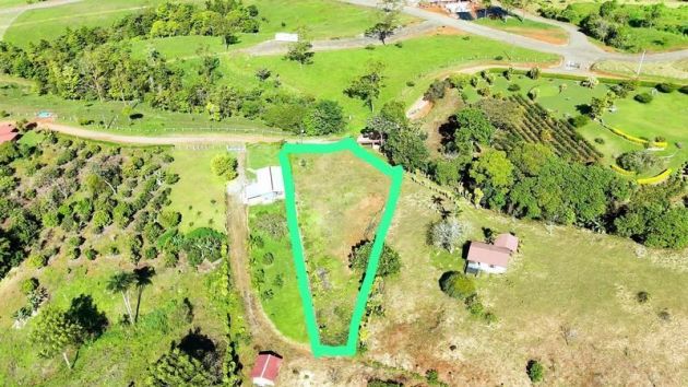 HERMOSO LOTE EN VENTA EN EL CORAZÓN DE SANTA ELENA.