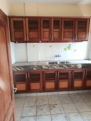 APPARTEMENT DE TROIS CHAMBRES A LOUER A NDOGBONG