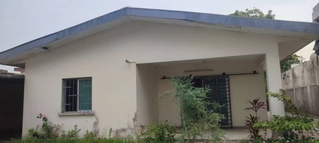 En vente une belle villa 4 pièces sur 400m2 aux 2 plateaux les ...