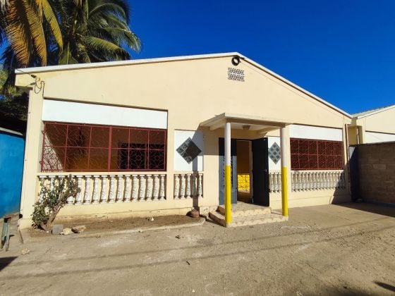 Maison avec Deux Chambres et Dépendances à Vendre, Toliara, ...