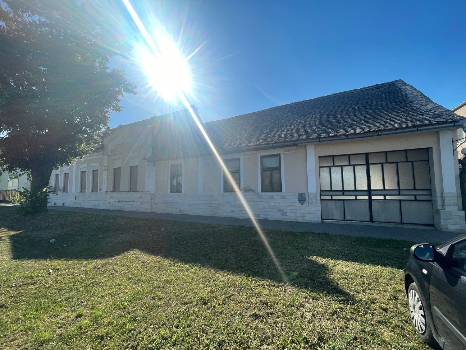 Historic Building with Rental Unit & Shop Space in Serbia, Near the Danube