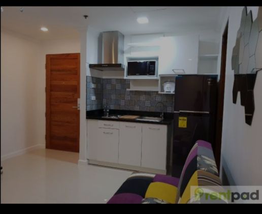 Fully Furnished 1 Bedroom Unit at Palm Tower