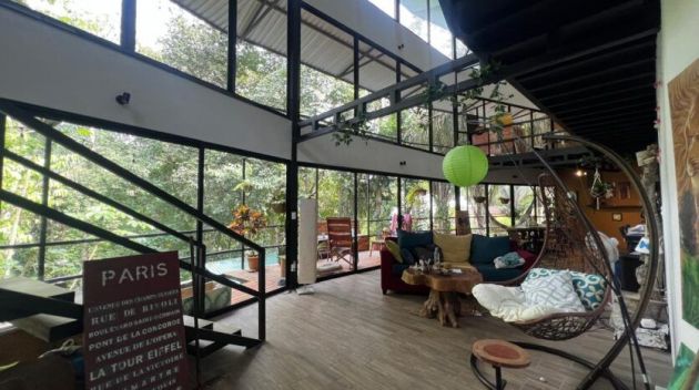 Nature-Lover's Paradise – Stunning Two-Story Home in Esterillos