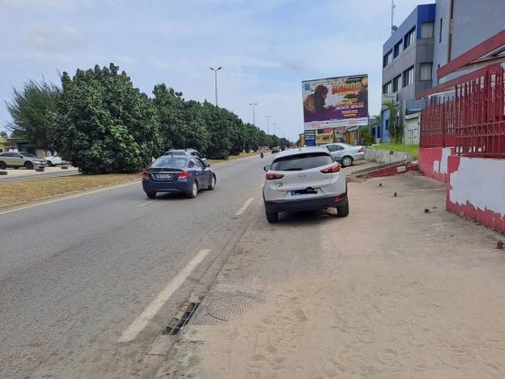 cocody sur le boulevard latrille vente terrain 350m2