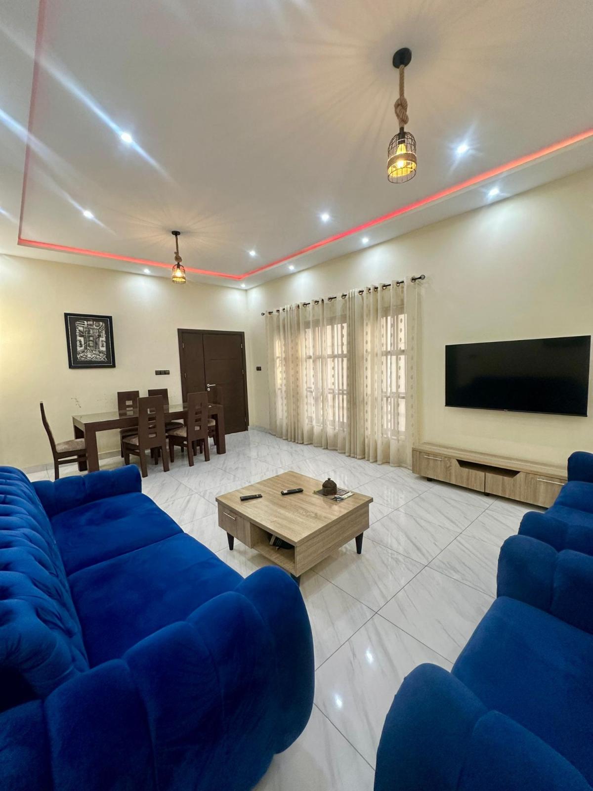 FOR RENT, Furnished 3-room apartment, Fidjrossè beach - Cotonou 