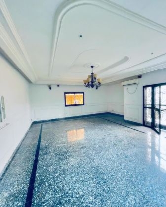 APPARTAMENTO CON 5 CAMERE DA LETTO IN AFFITTO A BASTOS 