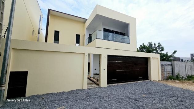 Nouvelle villa duplex haut standing de5 pièces a avec vue lagunaire ...