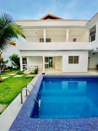 Belle villa de 5 pièce avec piscine à vendre dans une ...