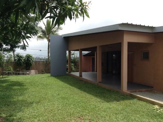 Belle villa basse de 5 pièces style européen à vendre 