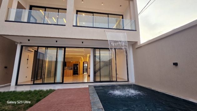 FOR SALE A HIGH-STANDARD 8-ROOM TRIPLEX IN THE RIVIERA ABATTA