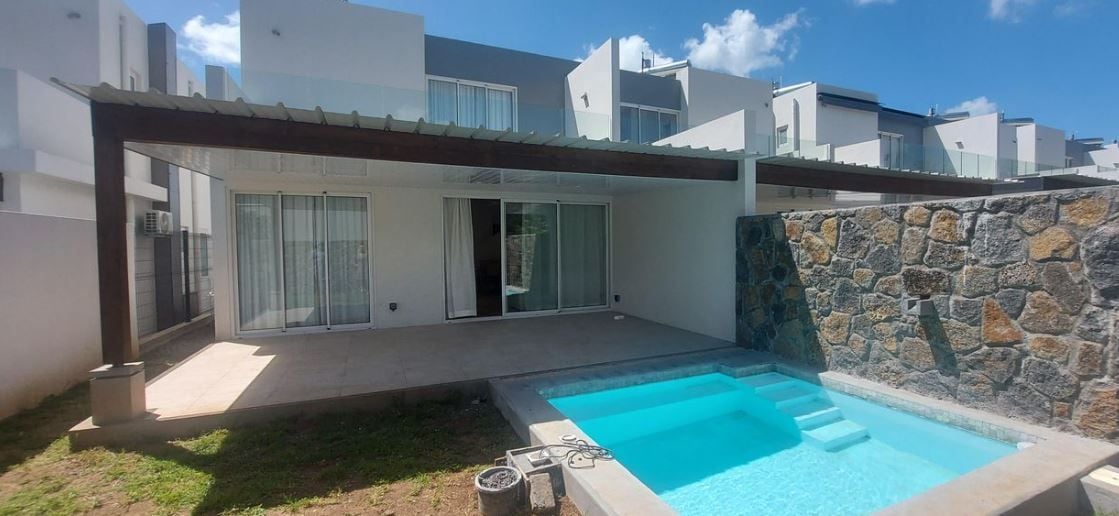 SUPERBO DUPLEX CON 3 CAMERE DA LETTO VENDUTO ARREDATO A TAMARIN – MAURITIUS