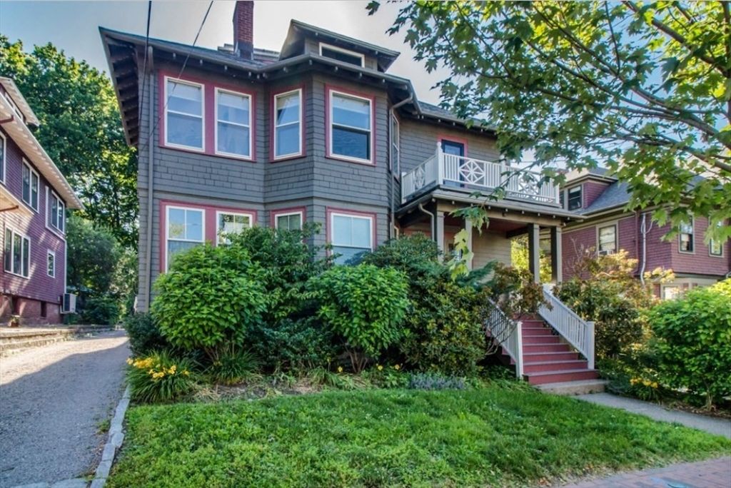 Appartement meublé de 2 chambres + bureau avec parking hors rue