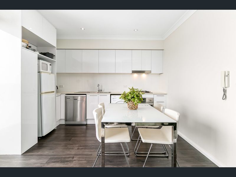 Fully furnished studio room for rent at 106 Jurong East Street 13, Singapore 600106