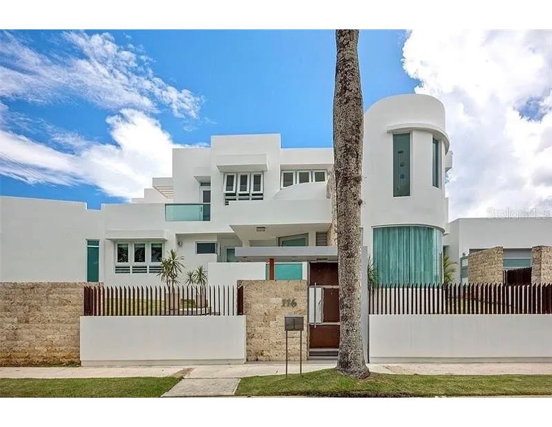 Fabulous home in prestigious neighborhood!