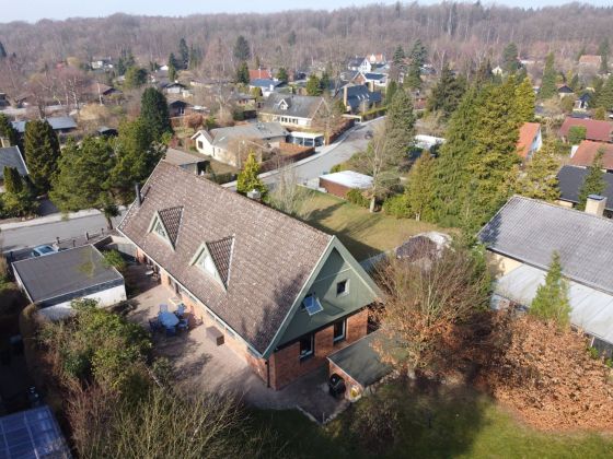 Beautiful modernized family home with 223 m2 of living space + large ...