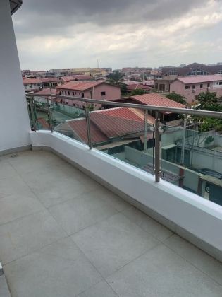 Vendesi appartamento di 3 locali Cocody Angré castello 