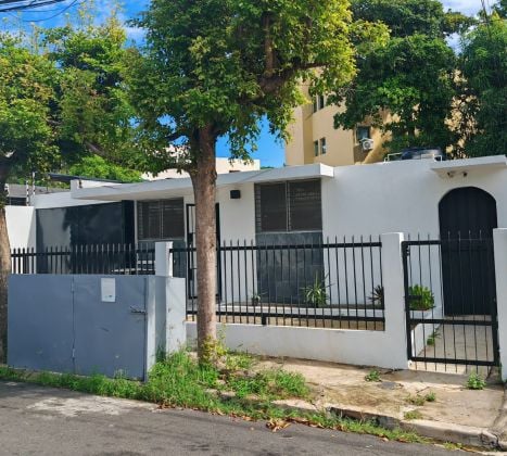 House with Professional Kitchen, El Pedregal Sector, Santo Domingo