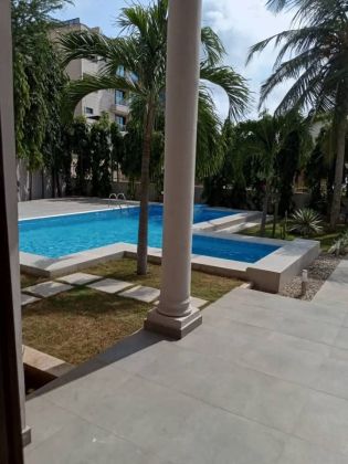 VILLA MEUBLÉE DE 04 CHAMBRES 02 SALONS A UNE GRANDE PISCINE A LOUER ...