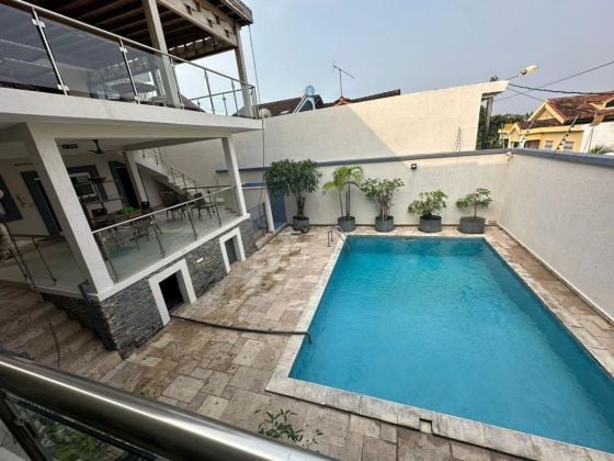 Bellissima villa completamente arredata, in Riviera 4, in ottimo stato. 