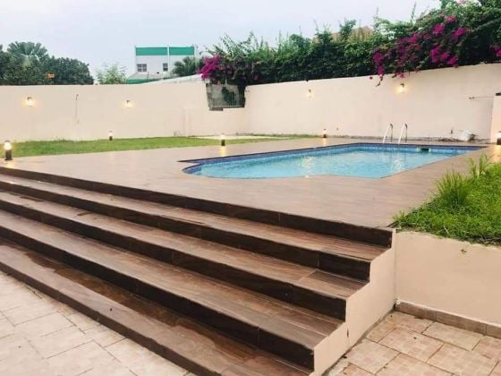 Vendesi duplex di 14 locali su 2 altipiani a Vallons con piscina e ACD 