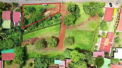 Oportunidad exclusiva y rara: ¡Construya la casa de sus ...