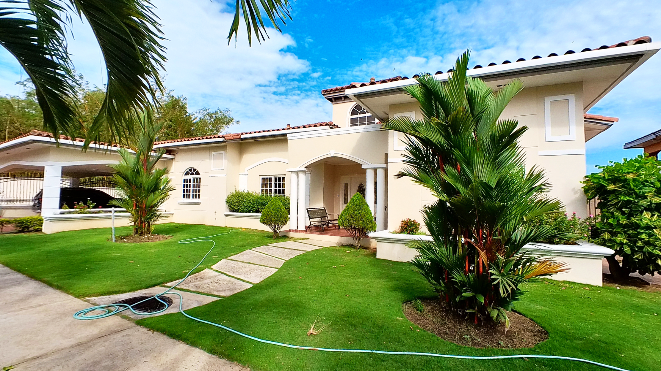 Comfort House (532 m2) on a Lot Size 1,340 m2 For Sale