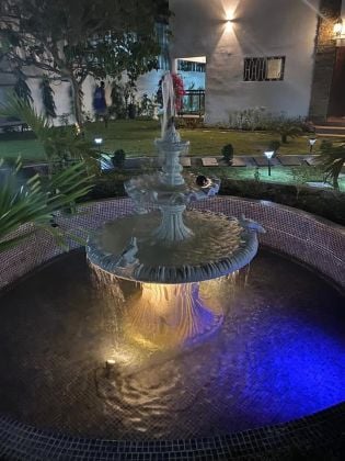 villa 1000m avec piscine en vente grand bassam 