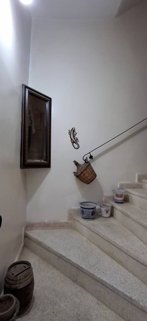 Se vende casa privada de 2 plantas, con terraza y garaje privado