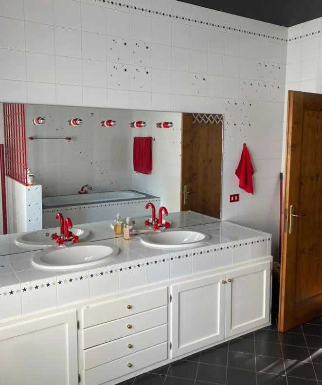 Detached house in the countryside