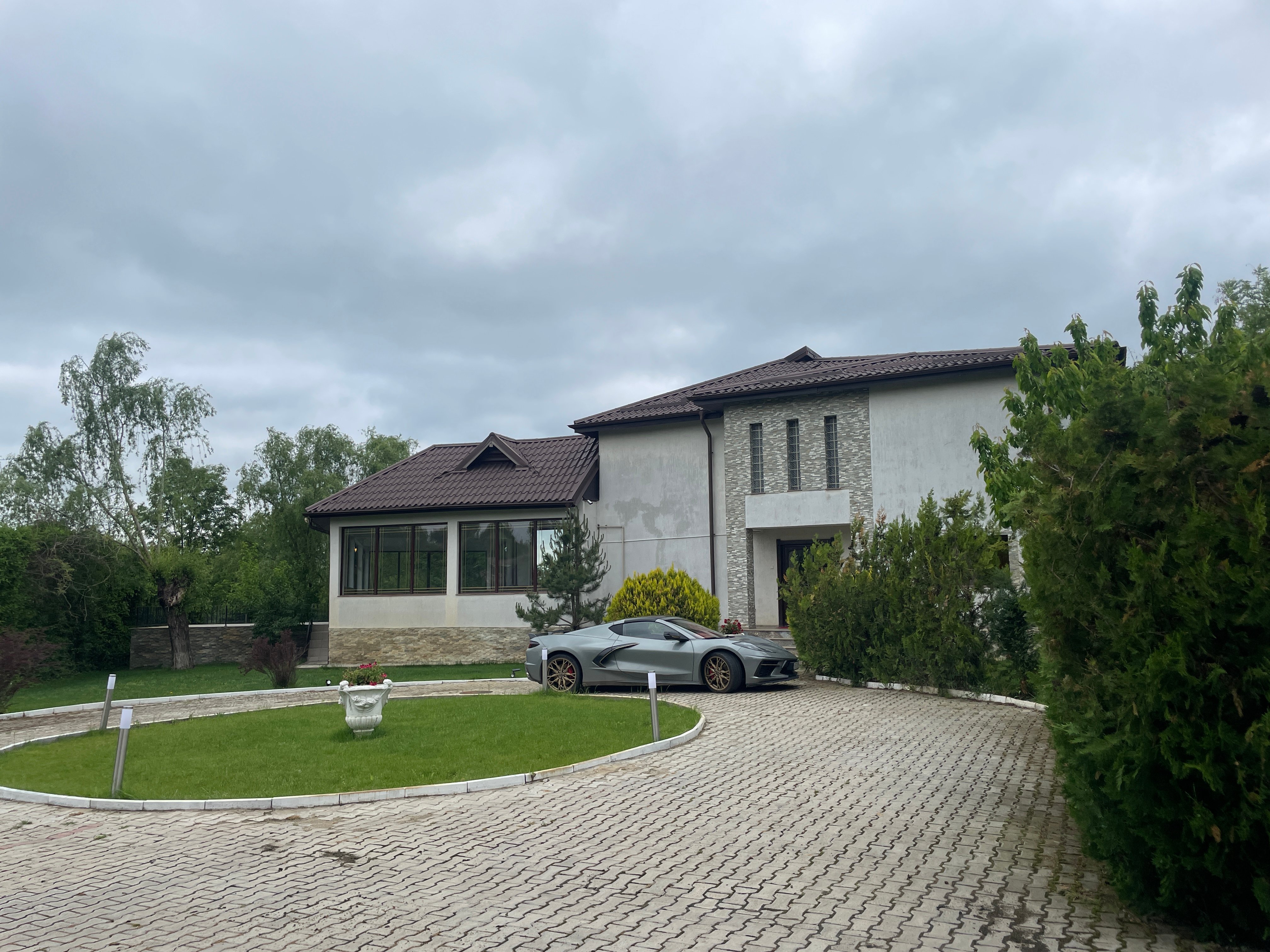 Elegant Forest Villa in Snagov