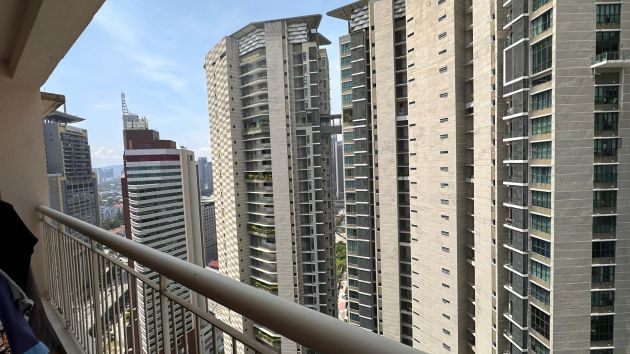 Freehold 2 & half storey condominium unit - Below market price