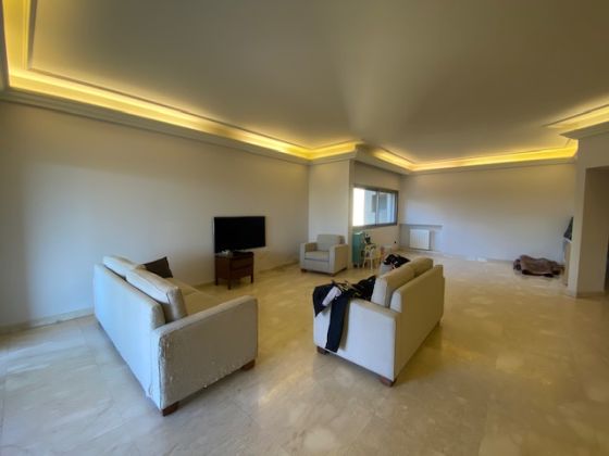 Unfurnished apartment to rent in Achrafieh near Sassine