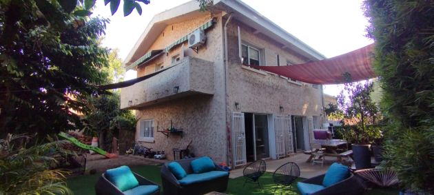 IVANDRY GRAN VILLA DE 4 HABITACIONES CON JARDÍN ARBOLADO A 1 MINUTO ...