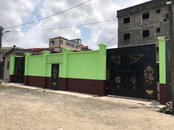 GRAND ESPACE COMMERCIAL SÉCURISE À LOUER