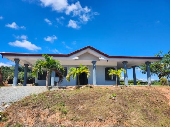 Impresionante casa de 3 dormitorios con impresionantes vistas a la ...