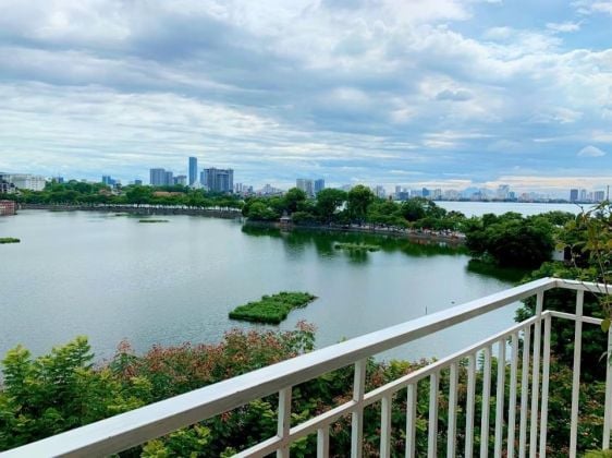 Nice, modern studio apartment with balcony and lake view in Truc Bach, Ba ...