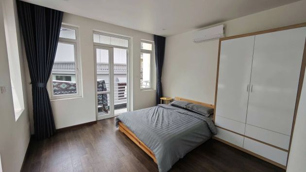 Nice, bright studio apartment with balcony in Truc Bach, Ba Dinh for rent