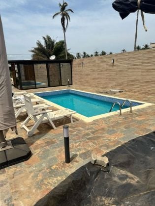 Villa basse avec piscine à louer bassam mondoukou 