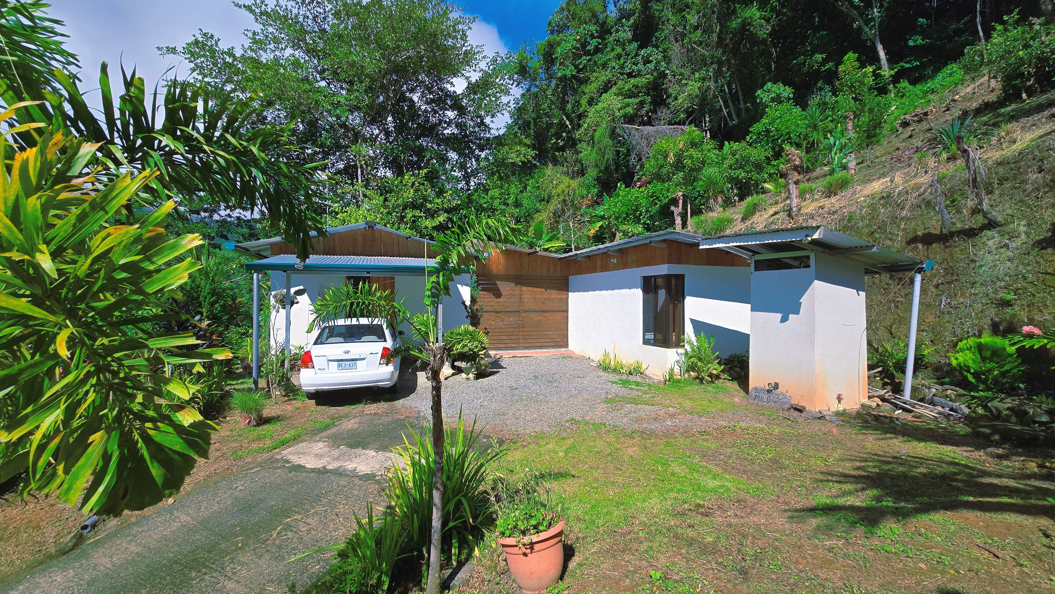 Disfrute de una vida tranquila en Chimirol: Propiedad ecológica en venta